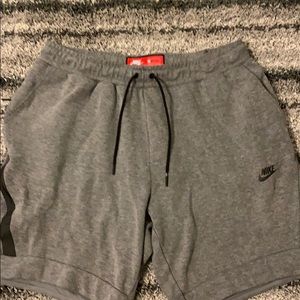 Nike Men’s Size XL Tech Fleece Sweat Short